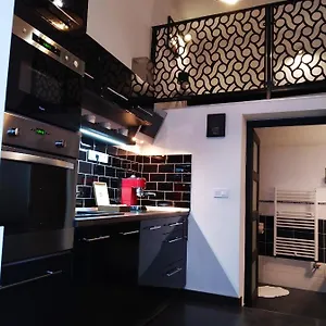 Apartman Downtown Deluxe, Eger
